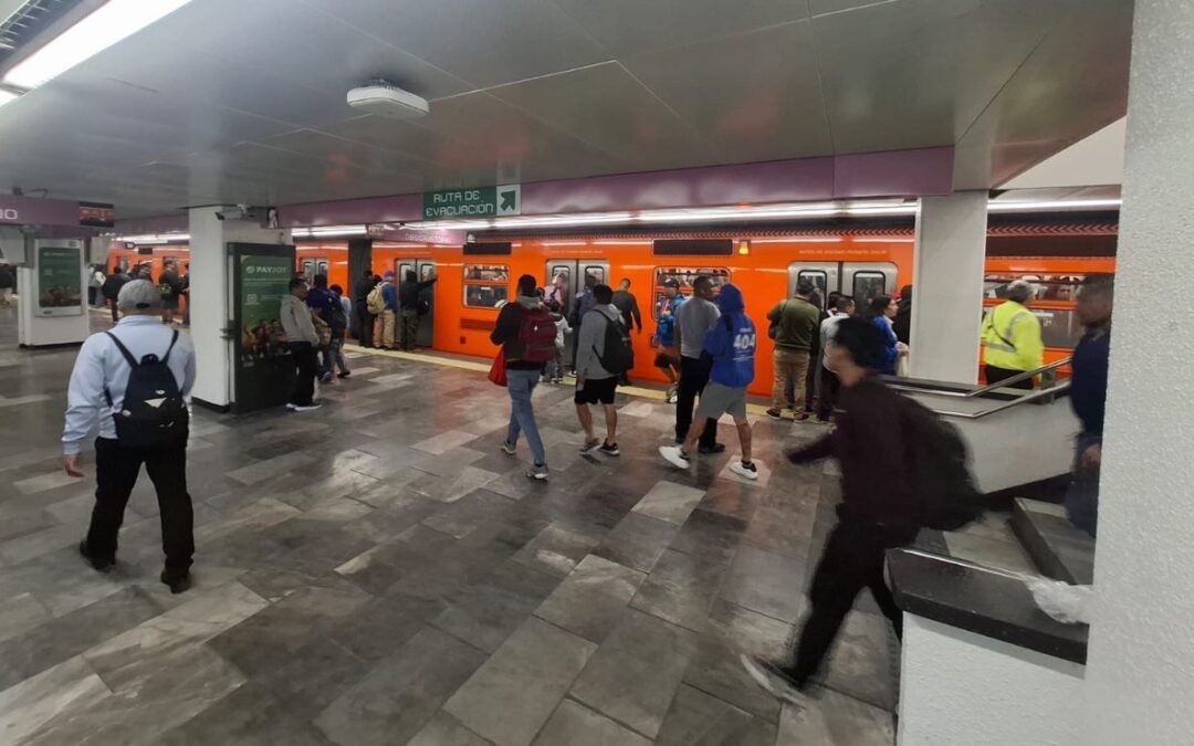 Metro CDMX con servicio lento en ocho líneas