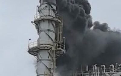 Nuevo incidente en la refinería de Dos Bocas; falla eléctrica desata columna de humo y olor a gas