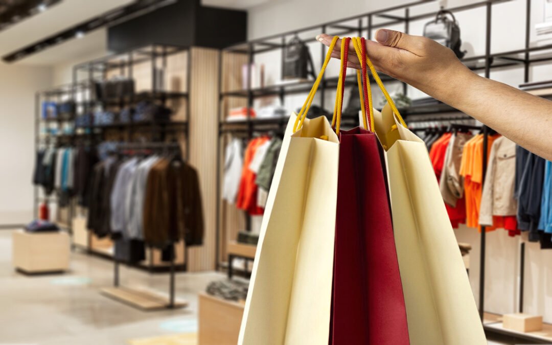 Comprar ropa sale más caro: petróleo y salarios impulsan el alza de precios