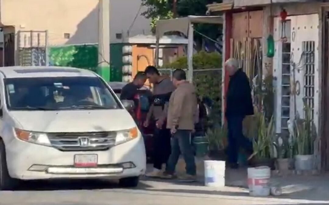 Toma de rehenes en Tecámac: hombre armado sale de la casa tras 24 horas