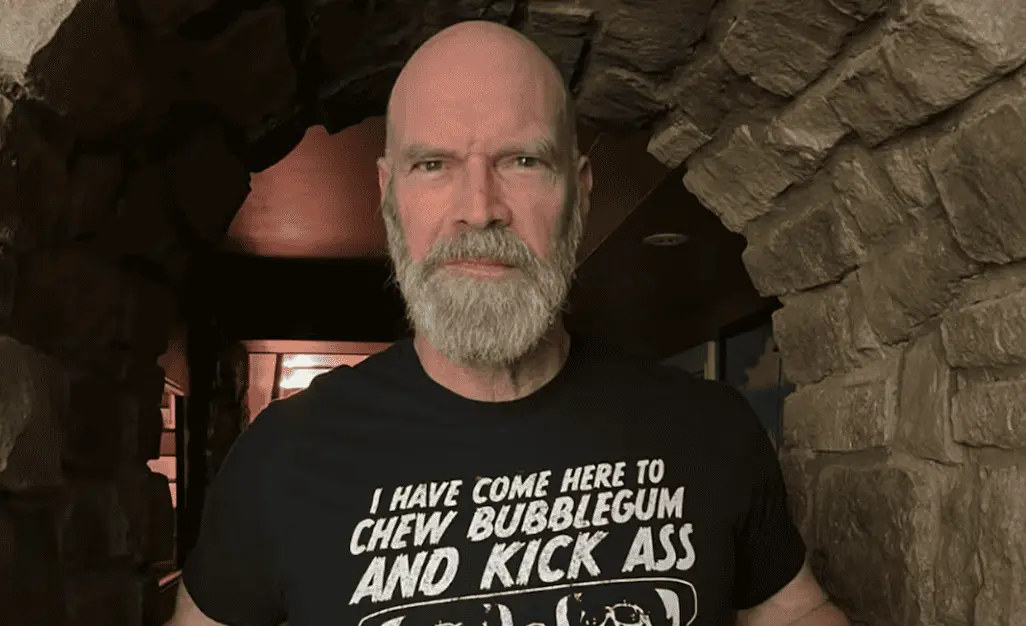 Revela Tyler Mane diagnóstico de cáncer de mama masculino