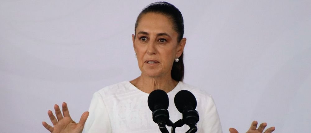 Califica la Presidenta de «complejo» negociar aranceles con Trump.