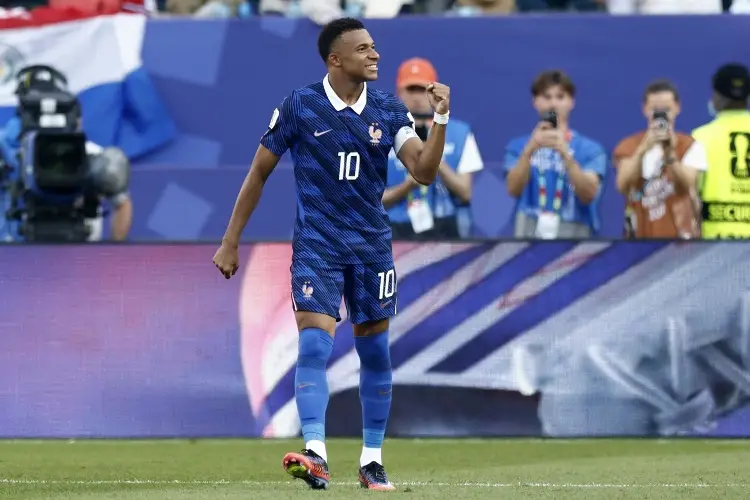 Francia se impone a Paraguay y avanza a los cuartos de final