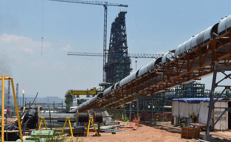 Tras accidente en marzo, refinería Dos Bocas ya opera en su totalidad