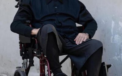 El baterista de Black Sabbath revela que ahora depende de una silla de ruedas