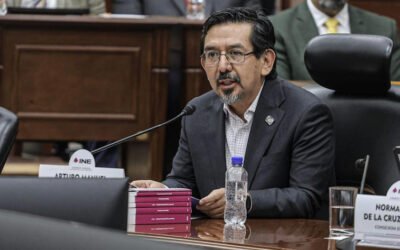 El reto es “demostrar que somos demócratas”, afirma Arturo Chávez, consejero del INE