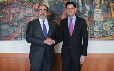 Recibe Canciller Velasco a presidente del Banco de Desarrollo de AL y el Caribe