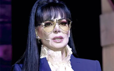 Abraza Maribel Guardia a Aylín Mujica tras muerte de su hijo