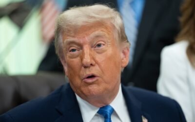 Critica Trump otra vez el gasto de los socios de la OTAN antes de la cumbre en Ankara