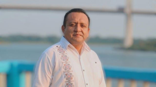 Pide la Fiscalía de Veracruz el desafuero del Alcalde de Ixhuatlán del Sureste. Lo acusa del asesinato de la periodista Roxana Guzmán .