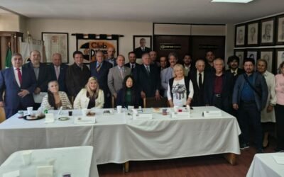 Estrechan Lazos de Fraternidad el Club Primera Plana y la Diplomacia Dominicana.