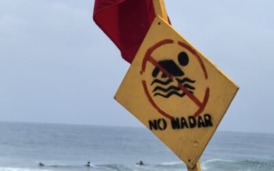 Cofepris identifica cinco playas con concentraciones altas de bacterias; no son aptas para vacacionar, advierte