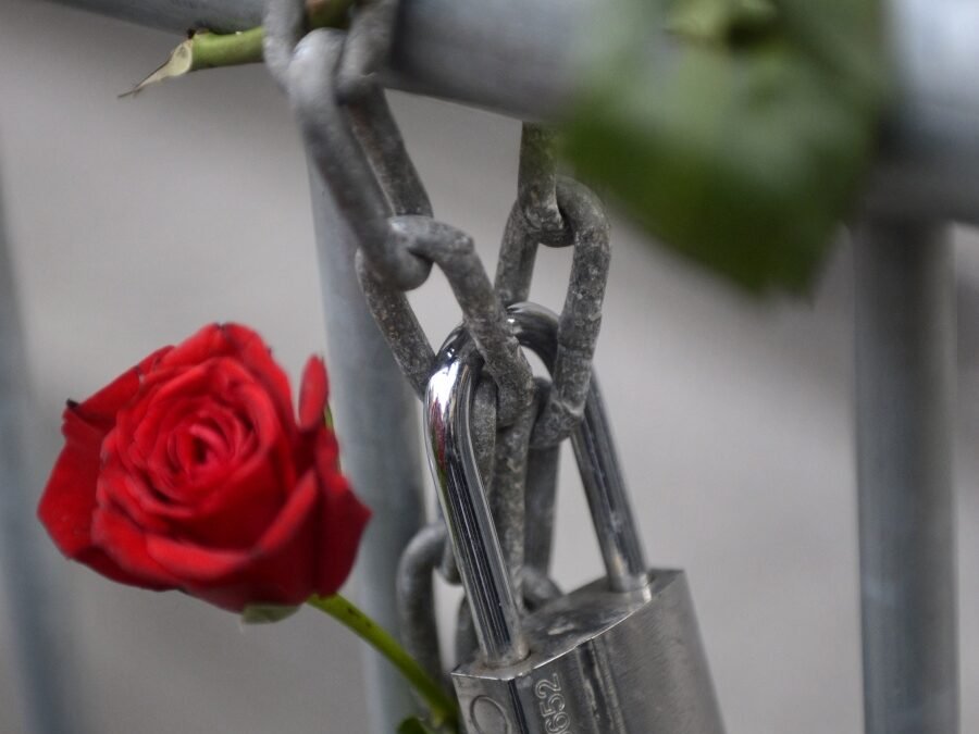 Noruega inaugura un memorial a las víctimas de la masacre de 2011