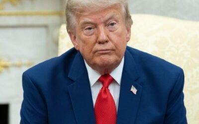 Amenaza Trump con destruir infraestructura en Teherán tras ataques a tropas de EU
