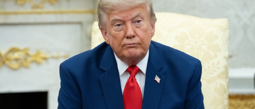 Amenaza Trump con destruir infraestructura en Teherán tras ataques a tropas de EU