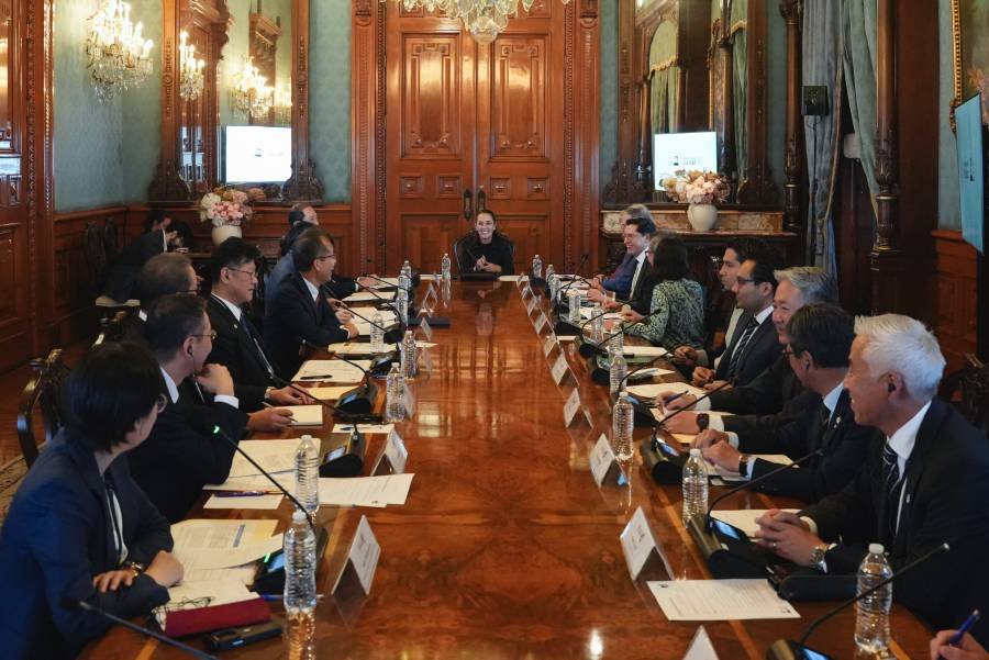 Para diversificar y fortalecer el comercio la Presidenta se reunió con empresarios de Japón.