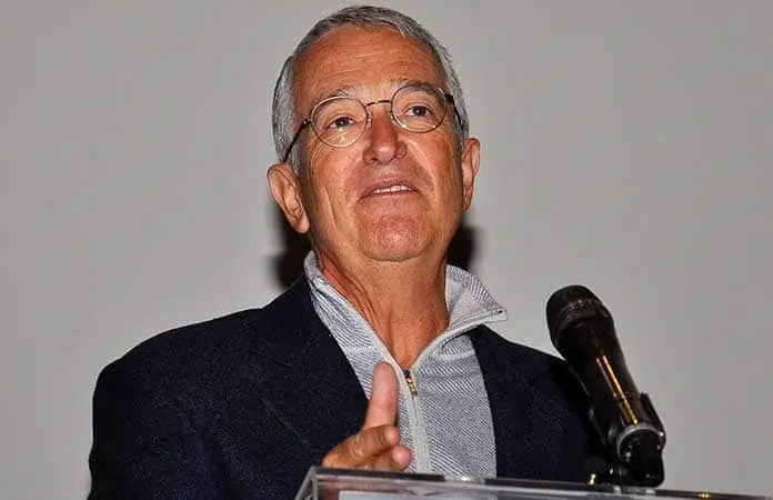 Se disculpa Salinas Pliego por dichos de Pedro Sola