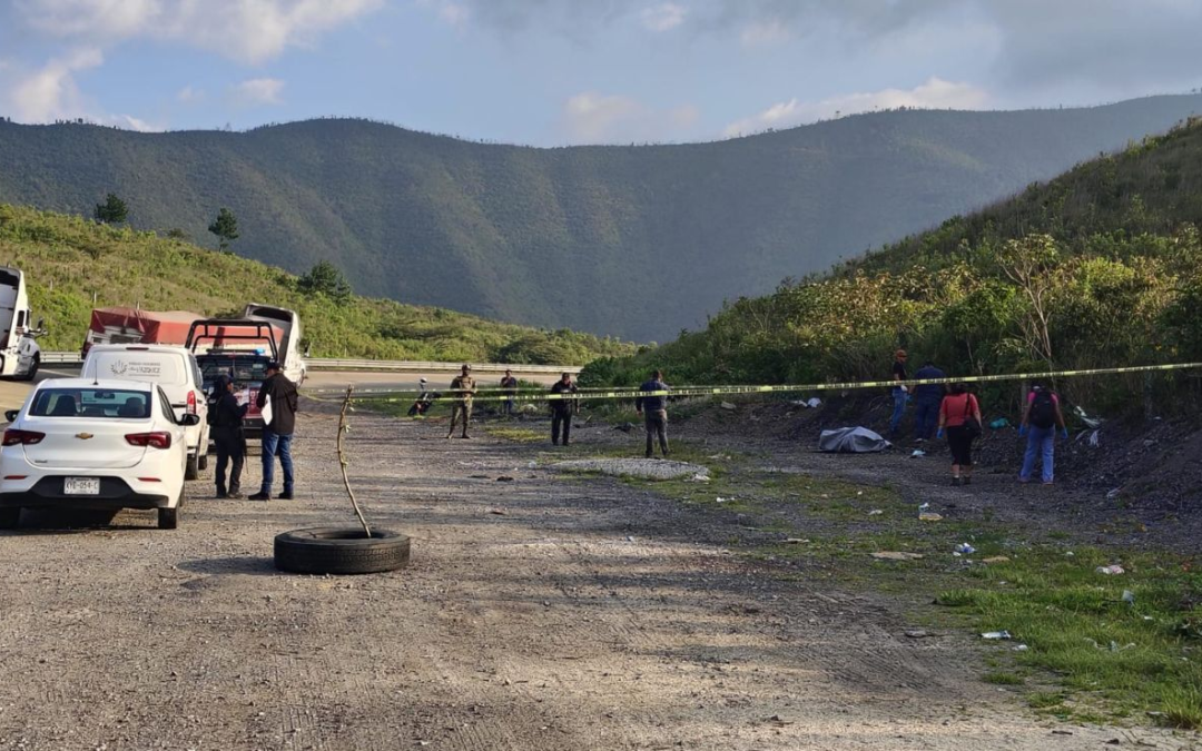 Abandonan cinco cuerpos sobre la autopista Orizaba-Puebla