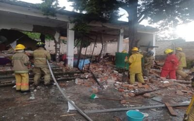 Rayo provoca explosión en iglesia de Acámbaro, Guanajuato; reportan cinco lesionados
