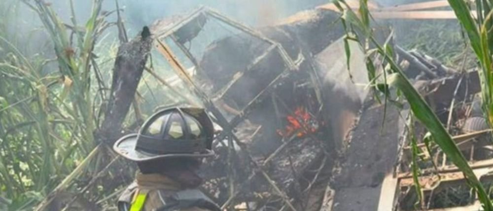 Sobrevive piloto tras caída de aeronave fumigadora en San Juan del Río, Querétaro
