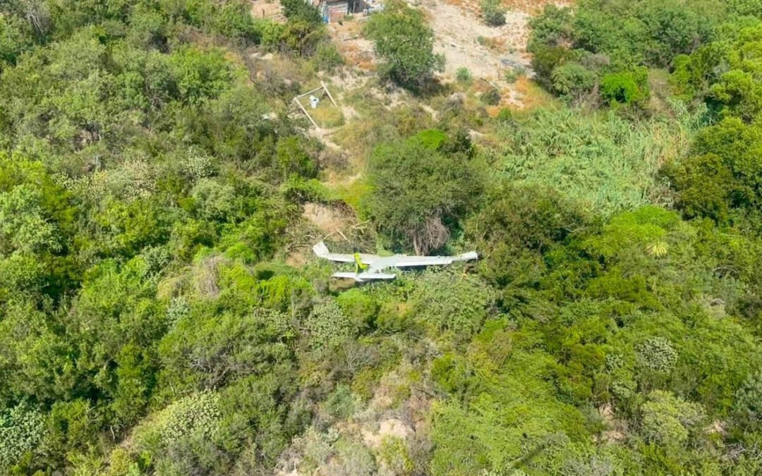Se desploma avión pequeño en Pesquería, NL