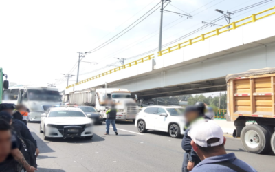 Transportistas bloquean la México-Puebla para exigir mayor seguridad en carreteras