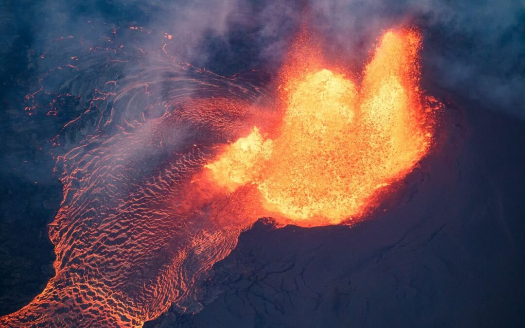 Volcán Kilauea entra en erupción con fuente de lava de más de 150 metros