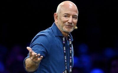 Jeff Bezos, fundador de Amazon, cerca de comprar parte de las acciones del Liverpool