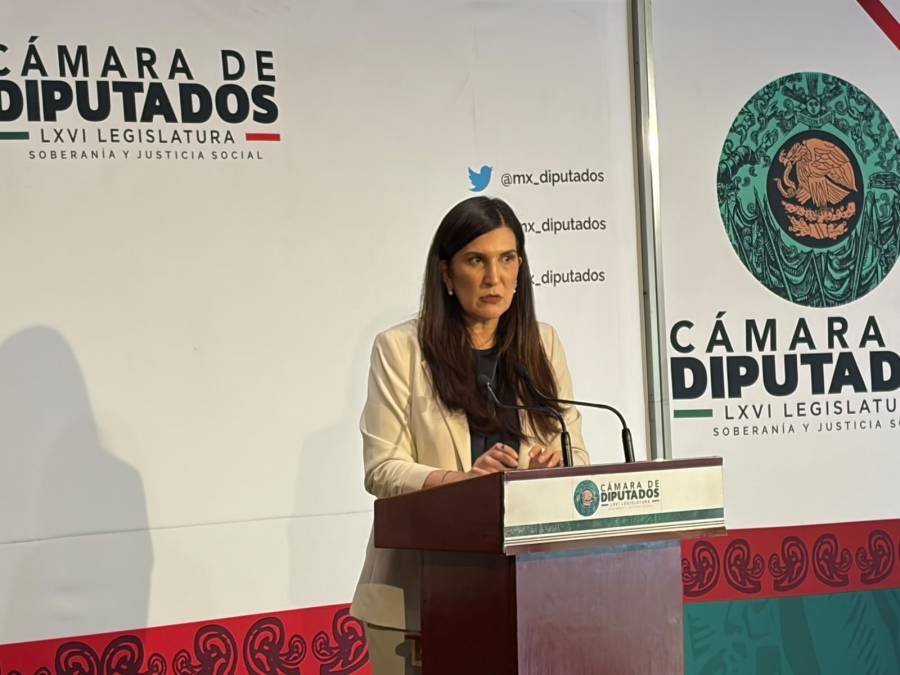 Respalda Kenia López regular plataformas digitales y celulares para proteger a menores