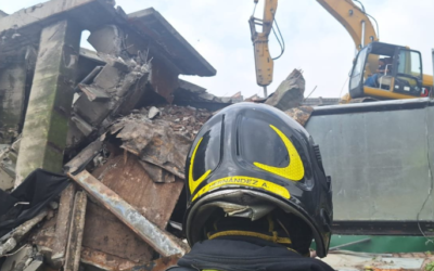 Derrumbe en Escandón: 15 trabajadores ilesos y un motociclista policontundido en la Miguel Hidalgo