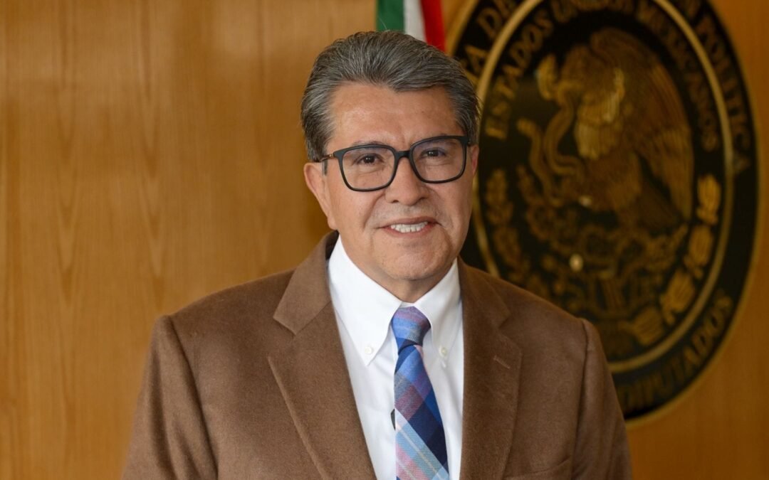 Propone Ricardo Monreal buscar reelección sin pedir licencia