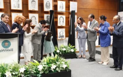 Develan foto de Ifigenia Martínez en la galería de Presidentes y Presidentas de C. de Diputados.