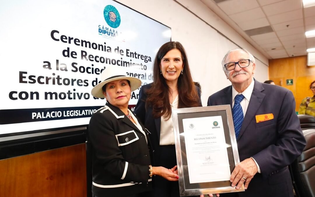 Reconoce López Rabadán a la Sociedad de Escritores por sus 50 años de proteger los derechos de autor
