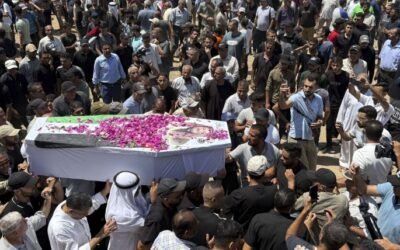 Funeral masivo en Gaza: 112 miembros de una familia enterrados tras años bajo escombros