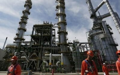 Pemex mantiene labores de atención por incendio en Terminal Pajaritos