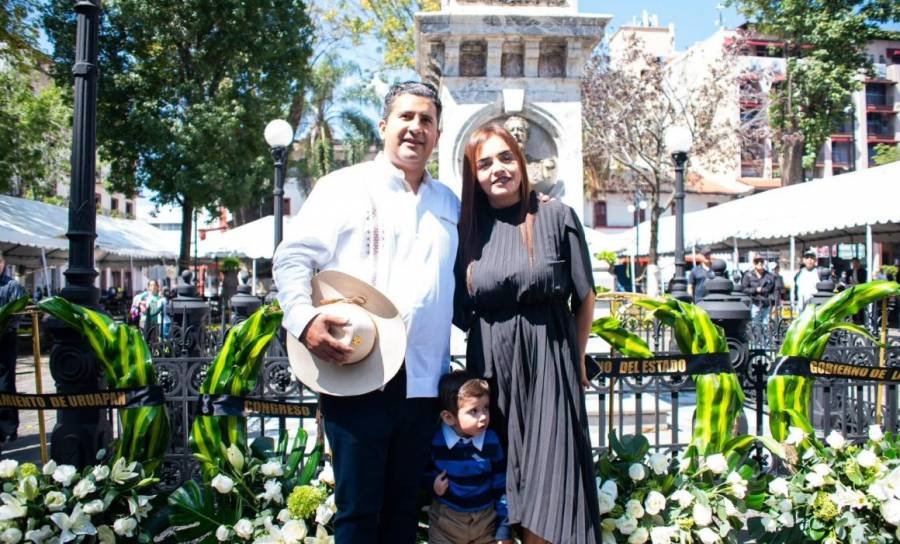 Fiscalía de Michoacán solicita celulares de Carlos Manzo para peritajes en investigación de homicidio
