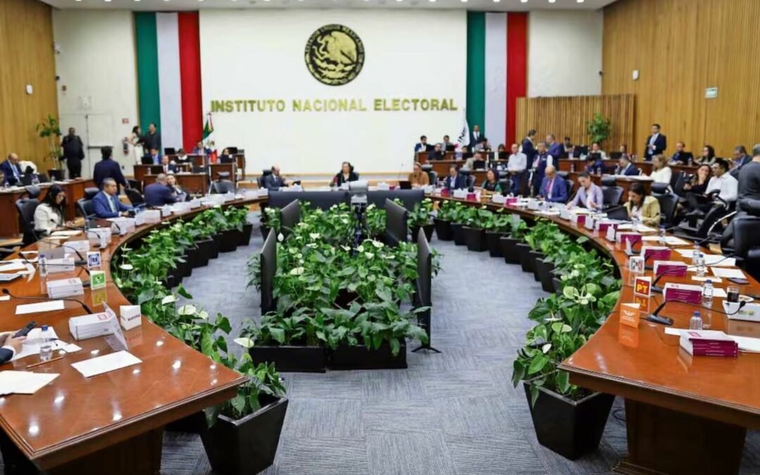 Taddei corre del INE a 836 profesionales en 6 meses