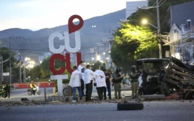 Atentado con carro bomba en Cúcuta deja 11 heridos, incluidos ocho policías