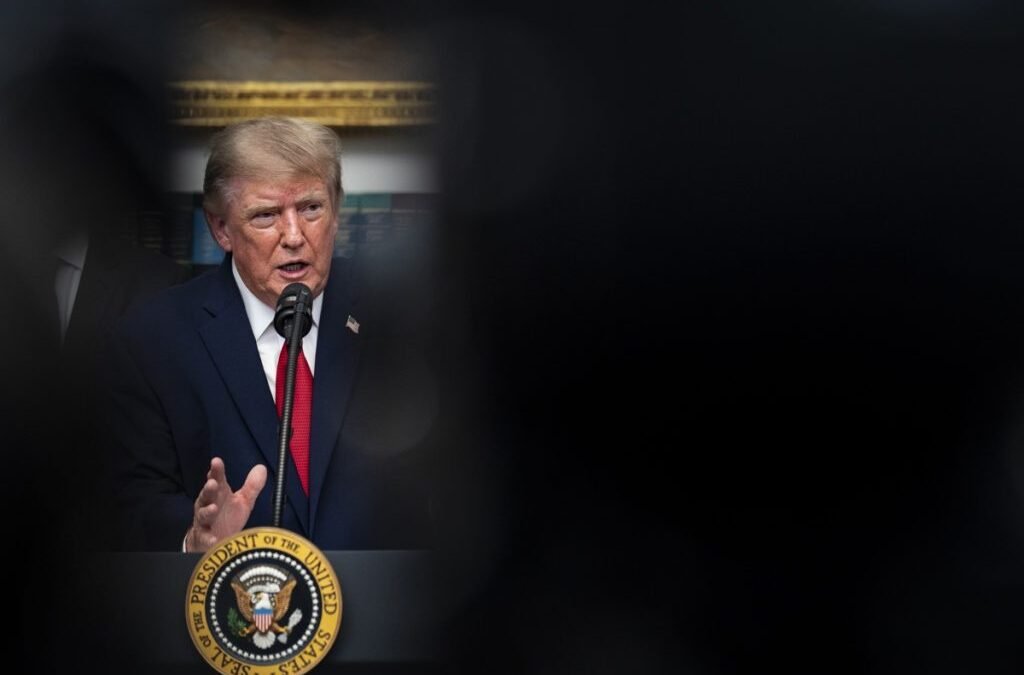 Firma Trump el cambio oficial del nombre del lago Ontario a lago América