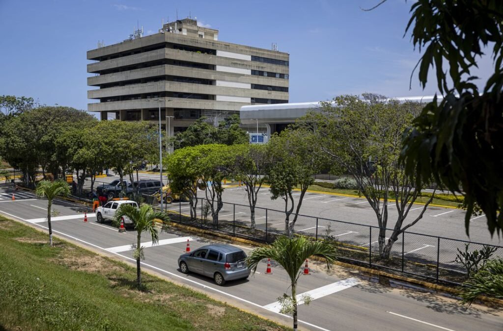 Reiniciará operaciones hasta Sept. el Aeropuerto Internal. de Maiquetía, el principal de Venezuela.