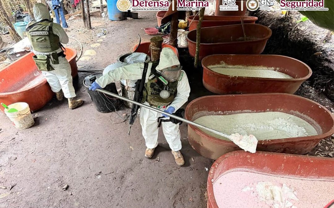 Inhabilitan un laboratorio clandestino con toneladas de metanfetamina en Michoacán