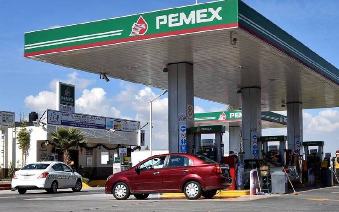 México renueva pacto con gasolineros para contener precios y combatir la inflación
