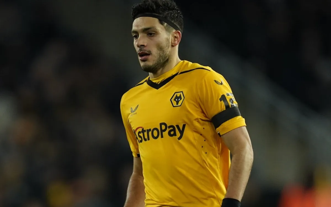 Marca gol Raúl Jiménez y Wolverhampton triunfa en la Segunda División