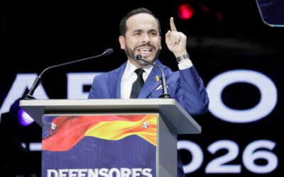 Presenta De la Espriella nueva cúpula militar para “combatir el crimen” en Colombia