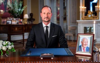 Haakon VIII se dirige por primera vez a la nación noruega como rey