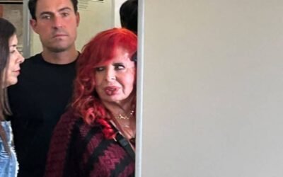 Captan a Layda Sansores viajando en primera clase a Madrid