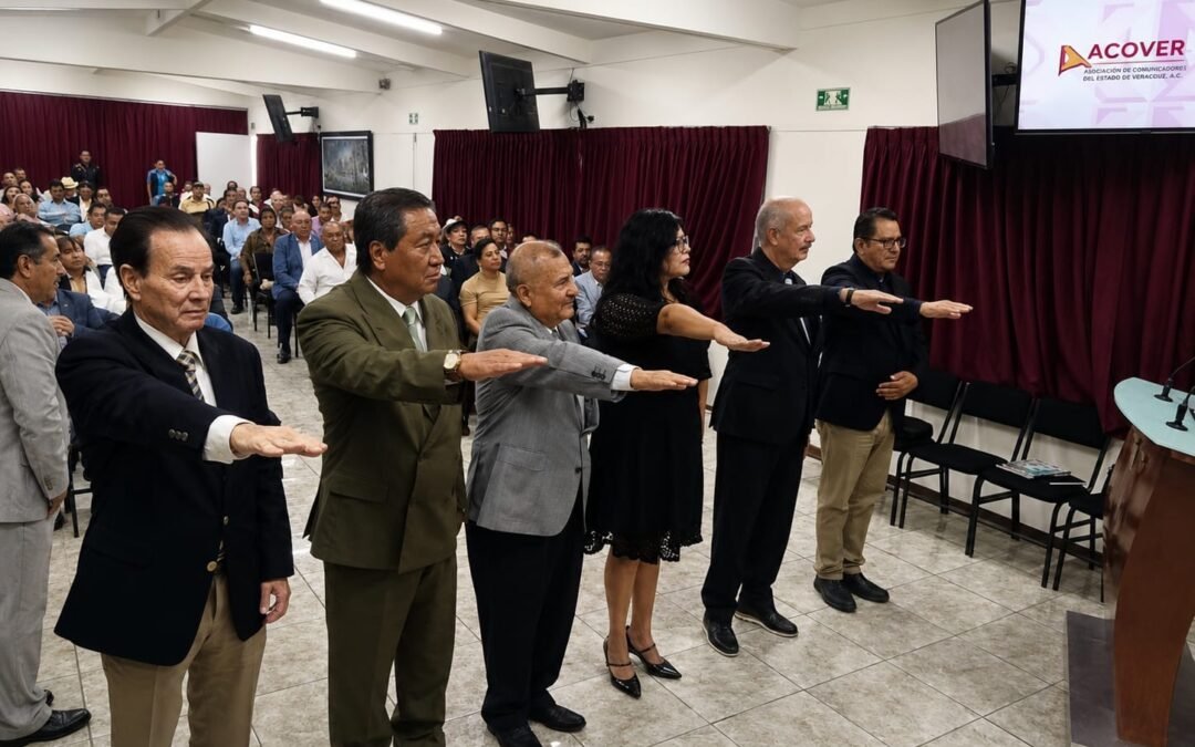 Renueva su directiva la Asociación de Comunicadores de Veracruz (ACOVER). Presidente: Luis Bustos García.