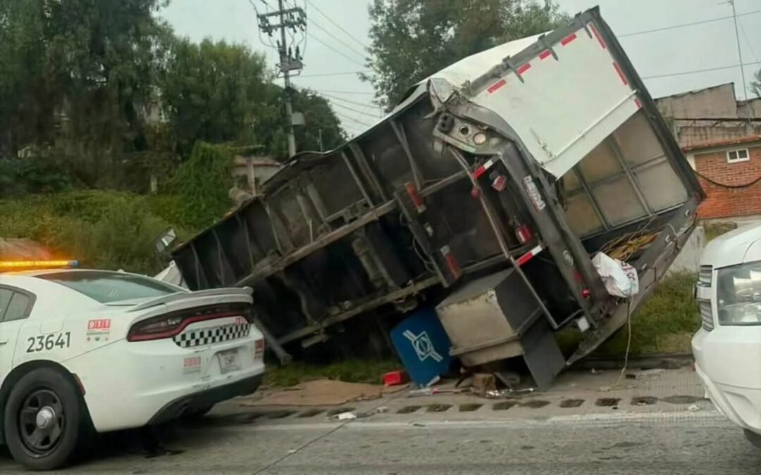 Accidente en la autopista México-Querétaro deja dos muertos