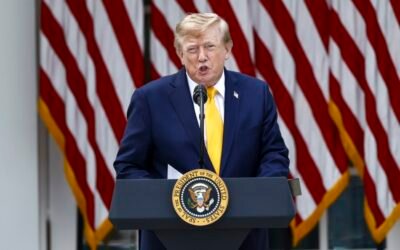 Planea Trump tarifa de 100 mil dólares para trabajadores con visa H-1B