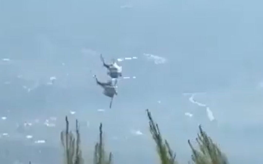 Helicópteros antiincendios chocan en Grecia; hay dos muertos y dos heridos